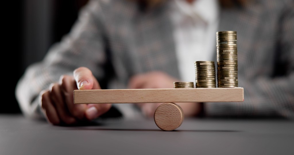 Ein kritischer Blick: Wie „normal“ ist Pantisanos finanzielles Leben&nbsp;wirklich?